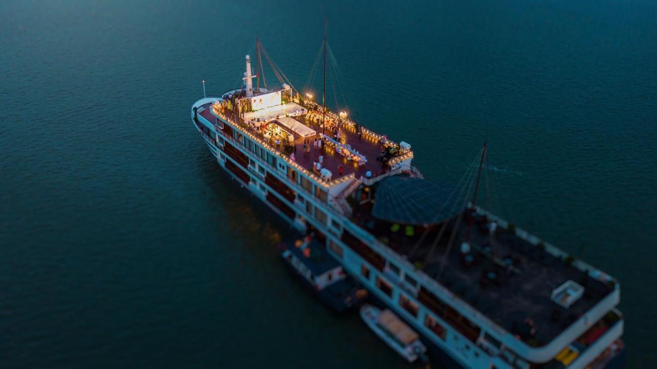 Hotel Erina Cruise By Hag Ha Long Esterno foto