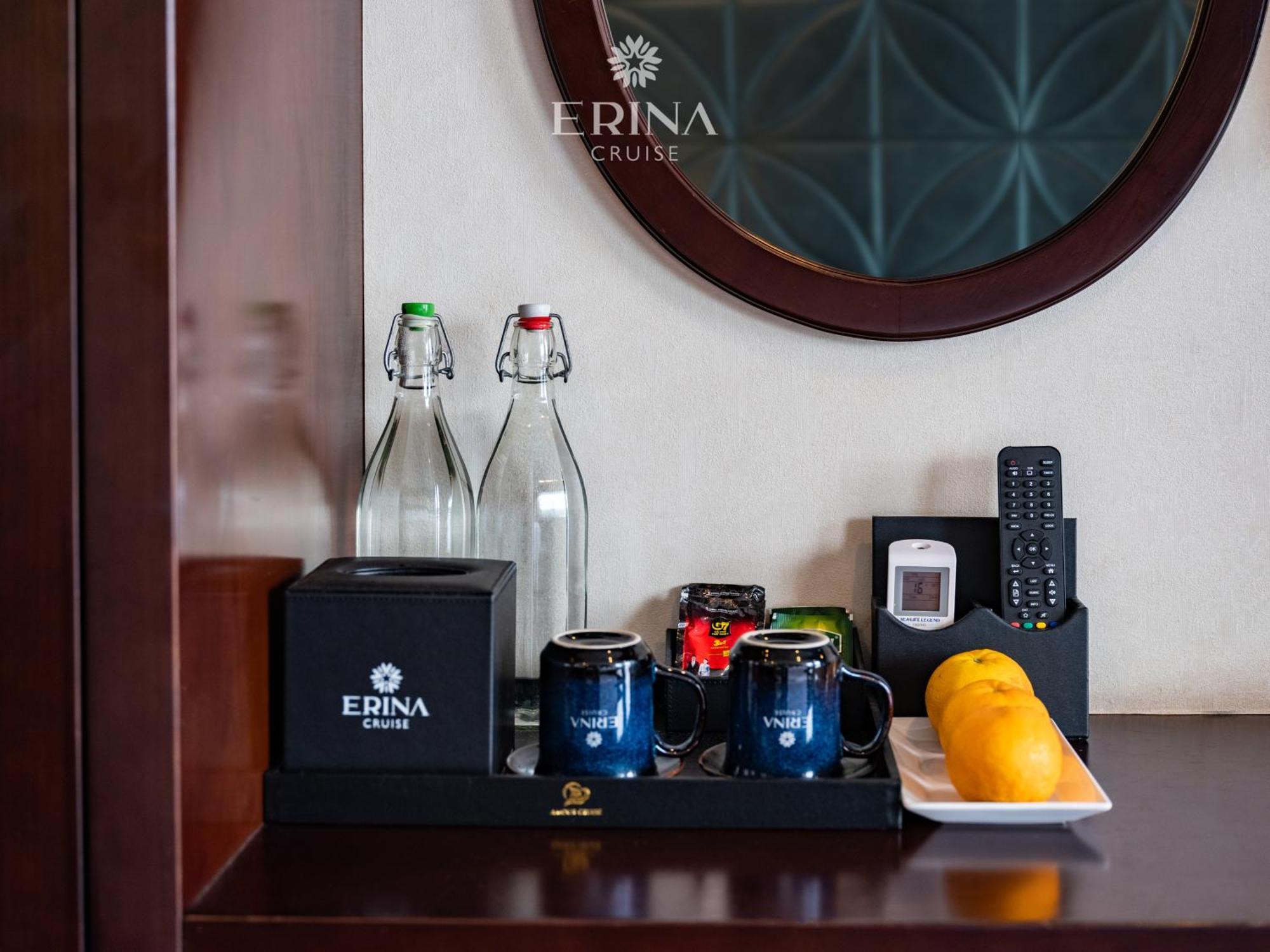 Hotel Erina Cruise By Hag Ha Long Esterno foto