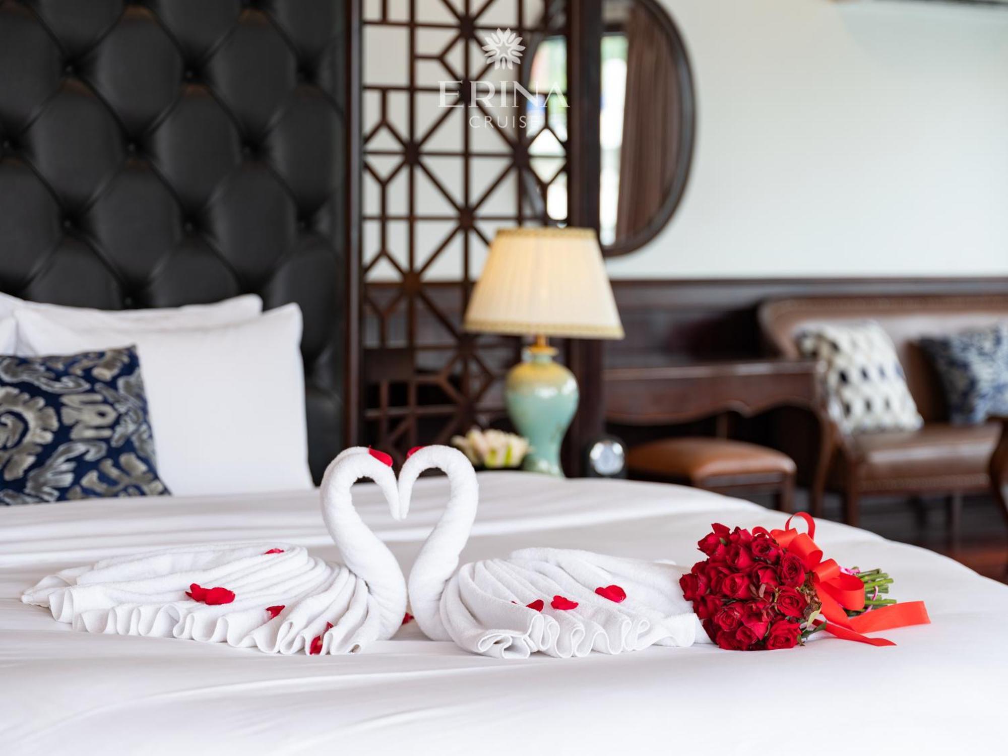 Hotel Erina Cruise By Hag Ha Long Esterno foto